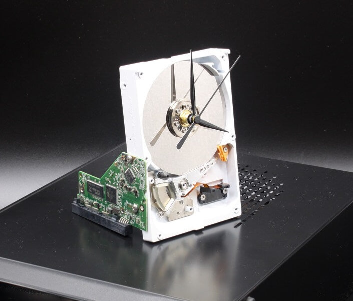Upcycled PC Harddrive Desk Clocks – LightAndTimeArt