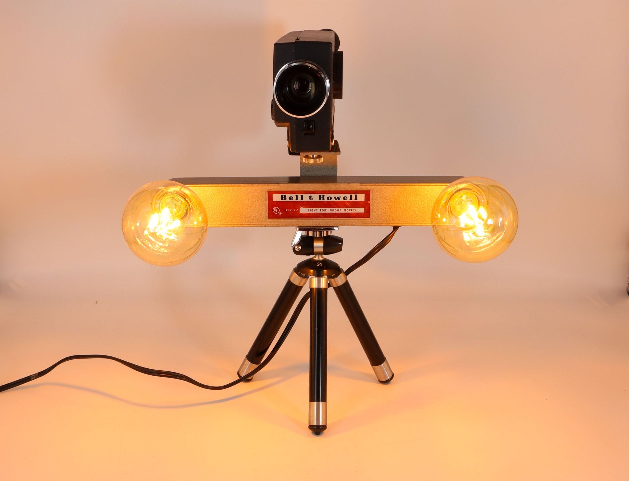 Movie Camera Lamp 1960 s 8mm Kodak Camera Bell Howell Light Bar movie-camera-lamp-1960-s-8mm-kodak-camera-bell-howell-light-bar