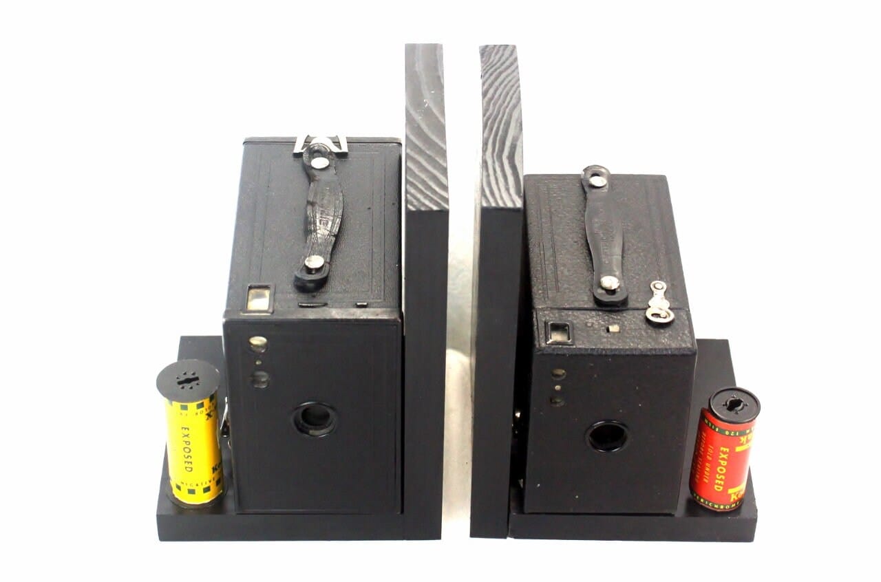 LightAndTimeArt Bookends Vintage Camera Bookends - Kodak Brownie and Hawk-Eye - Photographer gift - Vintage Lover Gift - Movie Room Décor