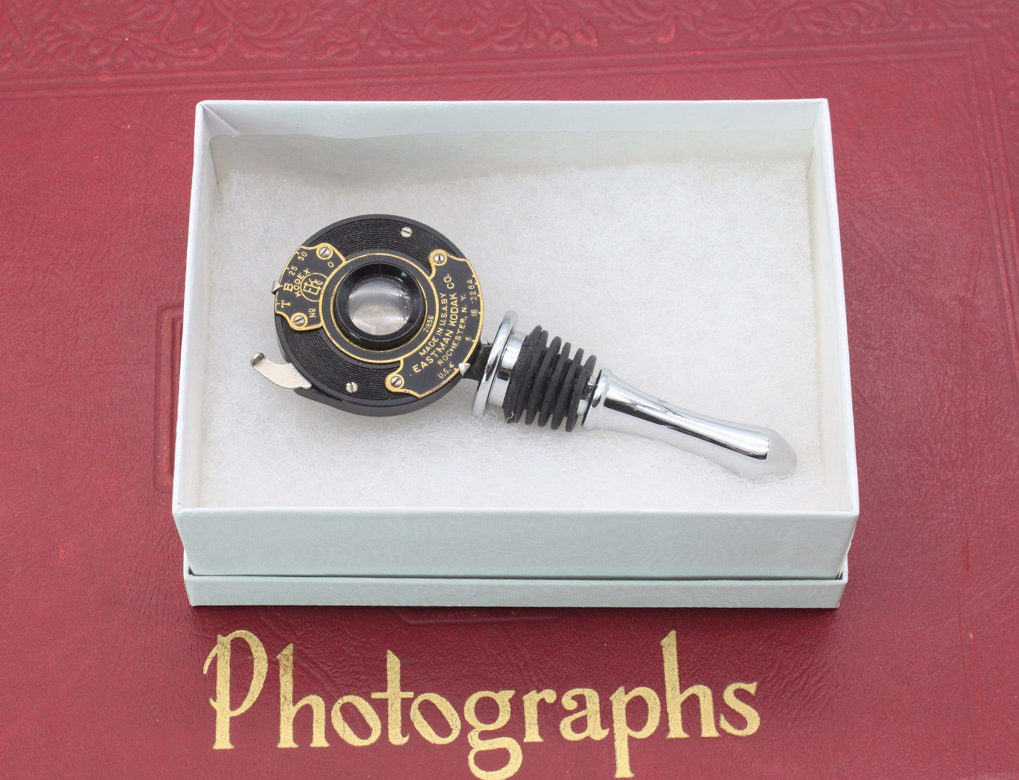 LightAndTimeArt Steampunk Bottle Stopper Steampunk Bottle Stopper with Vintage Camera Lens, Wine Accessory, Champagne Wine Stopper, Hostess Gift, Cyberpunk Art, Bar Accessory