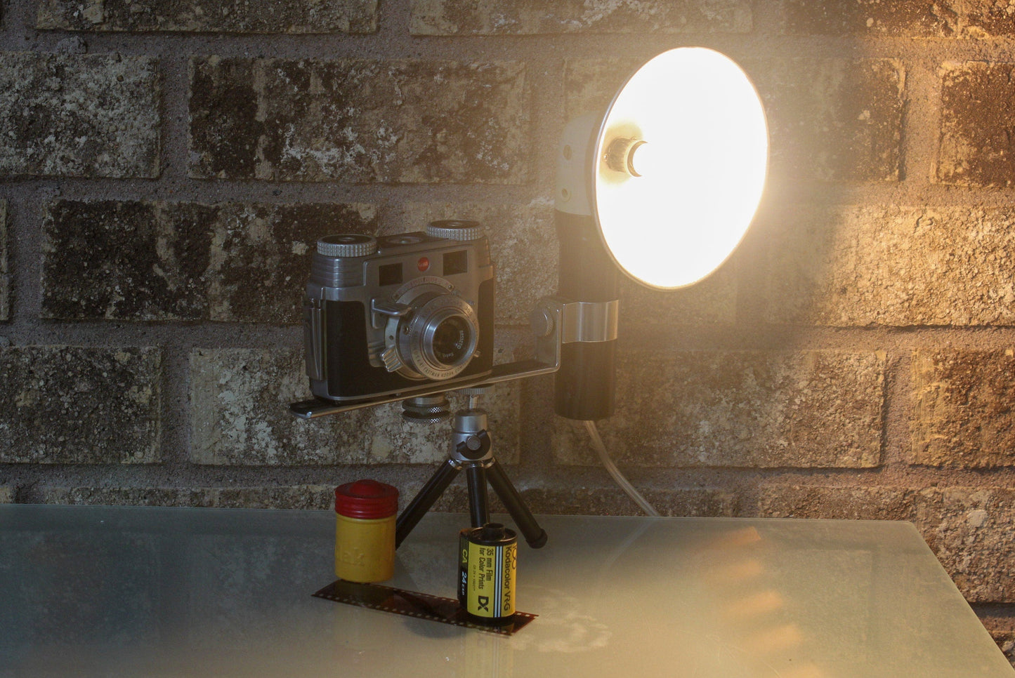 LightAndTimeArt Camera Lamp Vintage LED Reading Lamp, Task Lamp, Kodak Signet 35 Camera lamp, 50' table lamp, task lamp, mid-century light, vintage paparazzi camera