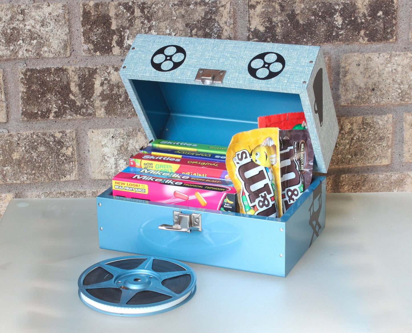 LightAndTimeArt Food Storage Containers Vintage 8 MM Large Two-tone Movie Metal Carrying Case, Sweet treasure box, Movie night candy, Movie Room décor, Popcorn storage