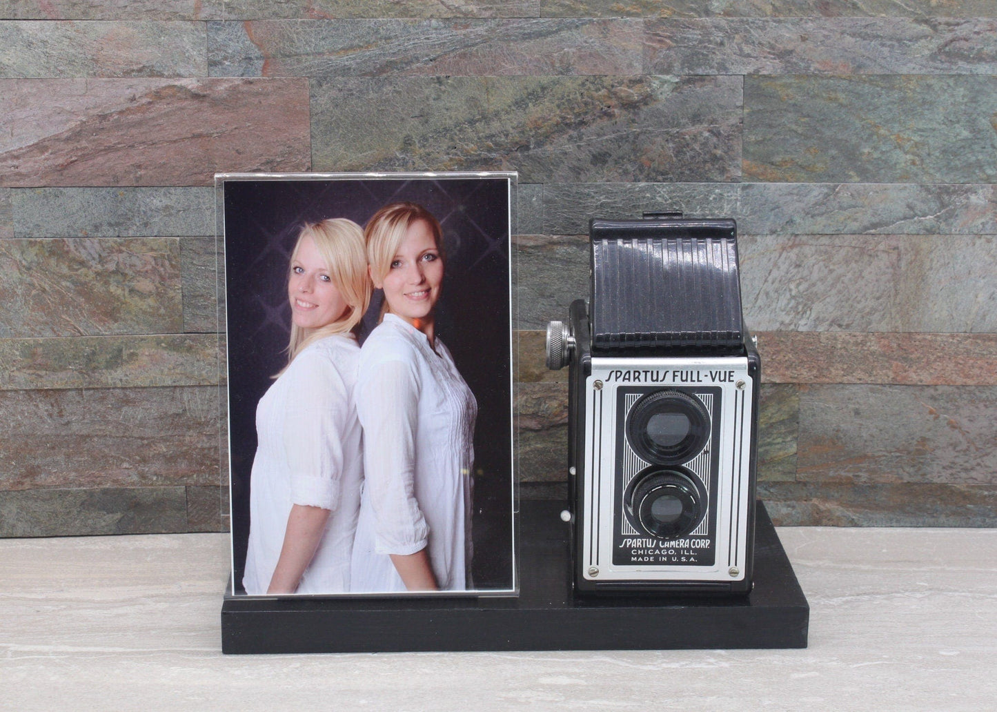 LightAndTimeArt Picture Frames Vintage Camera Picture Frame, Spartus Full-Vue Camera, 7x5 Picture Frame