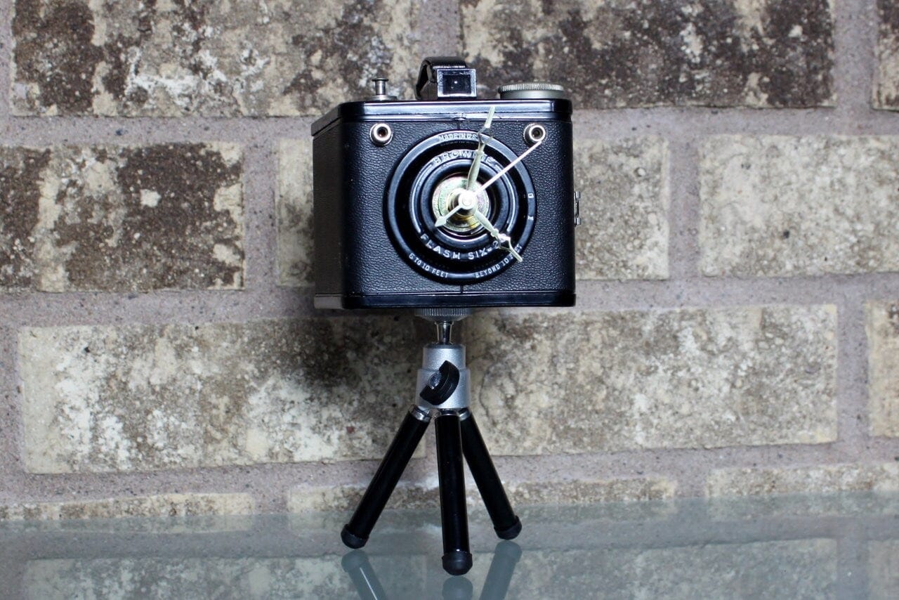 LightAndTimeArt Camera clocks Vintage Tripod Desk Clock - Brownie Flash Six-20/16 Golden Hands - Repurposed Vintage Camera