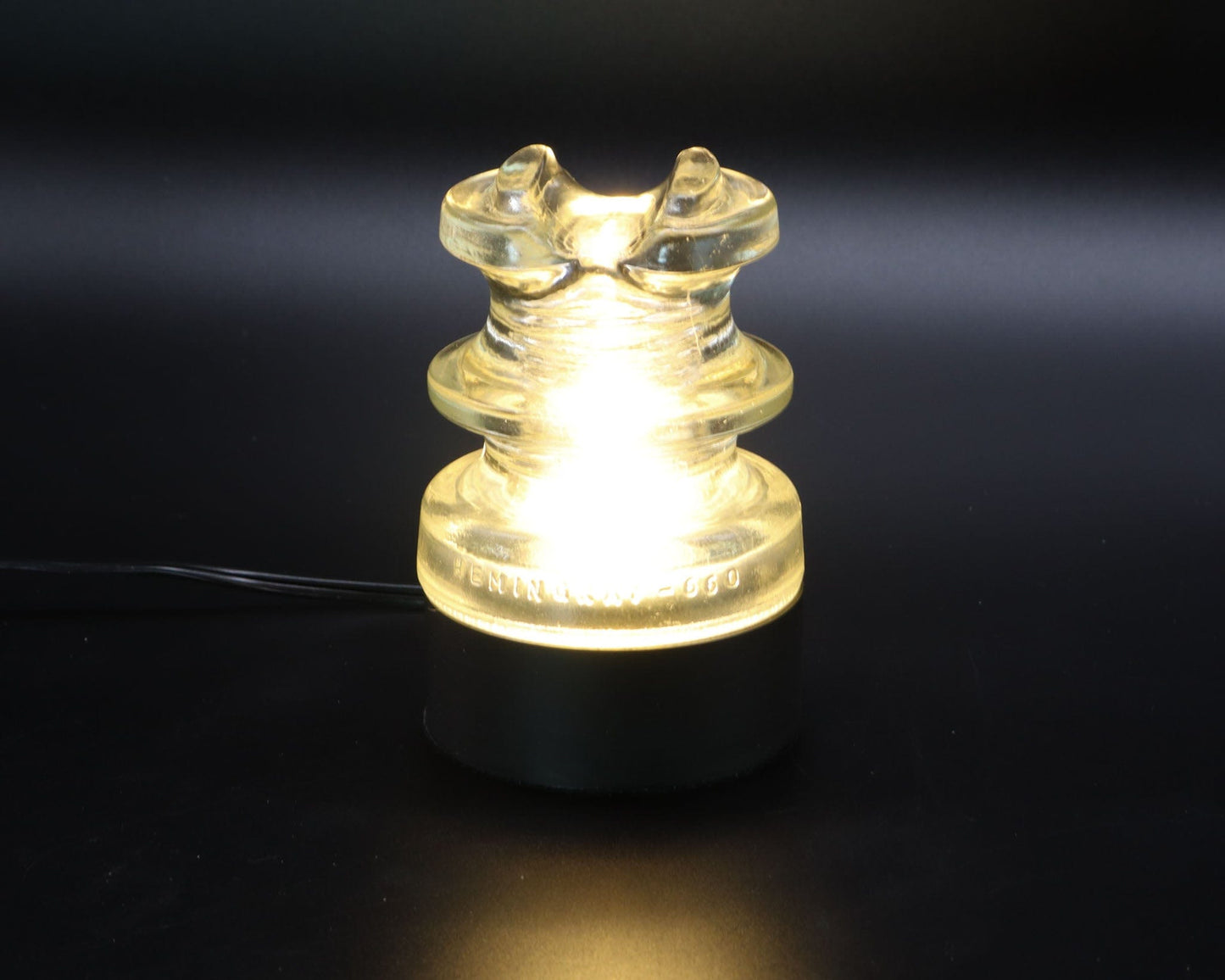 LightAndTimeArt Lamp base Lamp Base for "Hemingray-660" Glass Insulators