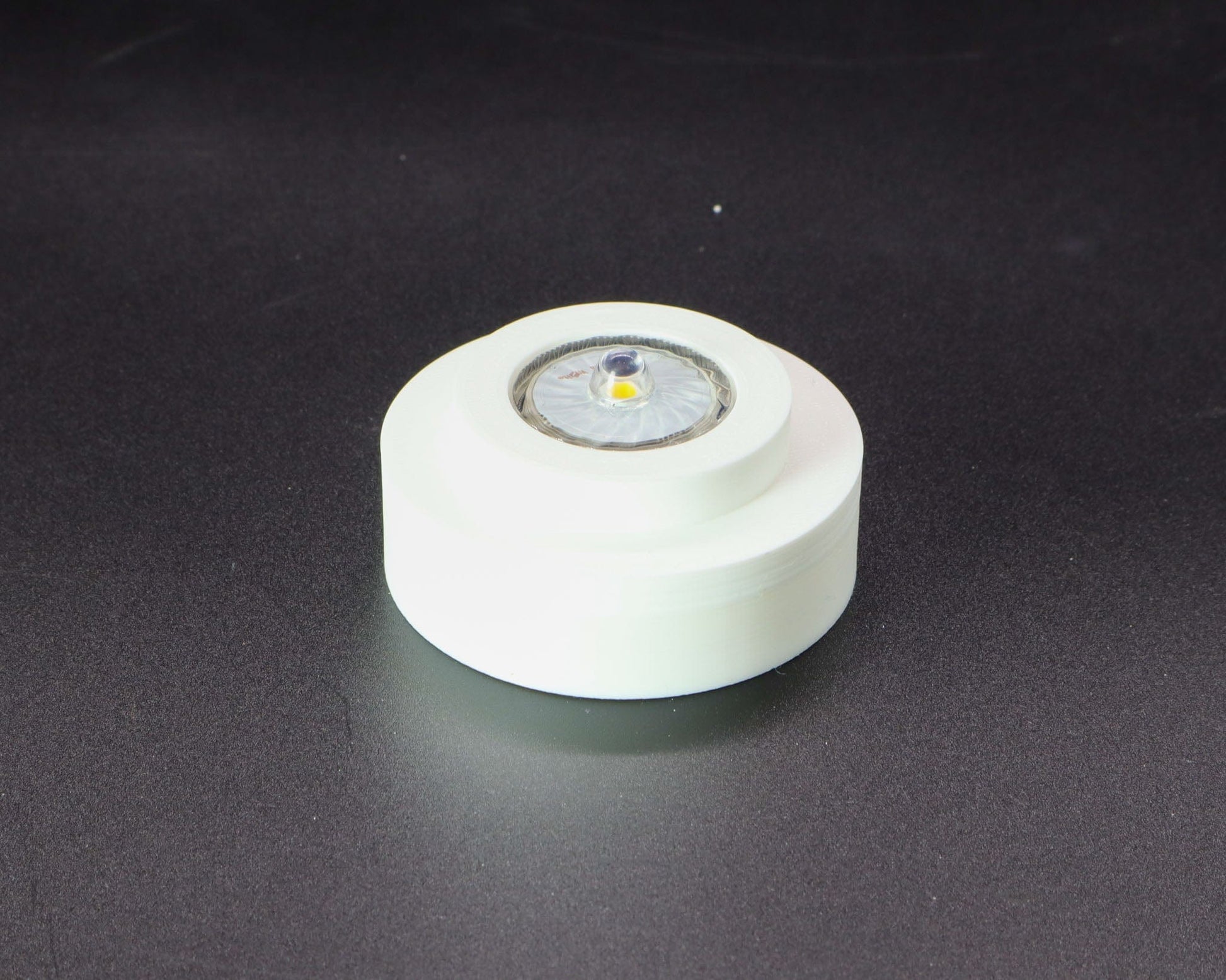LightAndTimeArt Battery Powered Lamp base Battery Powered Lamp Base for "Hemingray-10" Glass Insulators