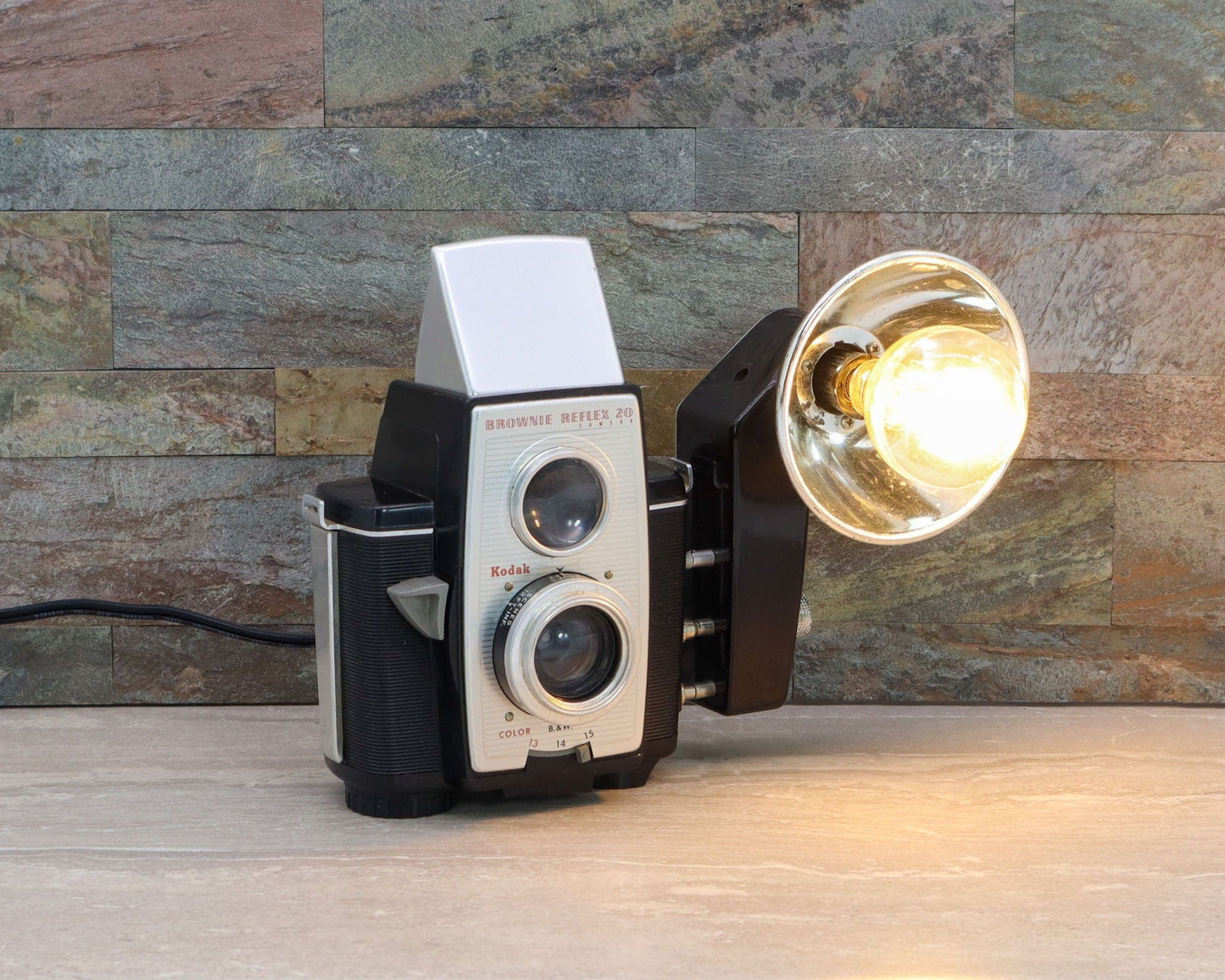 LightAndTimeArt Camera Lamp Reading Lamp - Kodak Brownie Reflex 20 Vintage Camera - Vintage Desk lamp - photographer gift