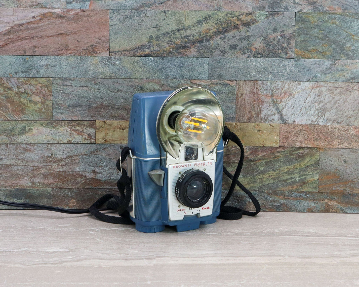 LightAndTimeArt Camera Lamp Vintage Desk Lamp - Kodak Brownie Flash 20 Vintage Camera