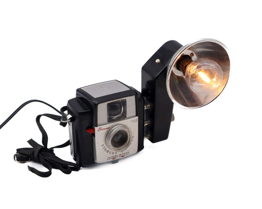 LightAndTimeArt Camera Lamp Vintage Desk Lamp - Kodak Brownie Starlet Vintage Camera
