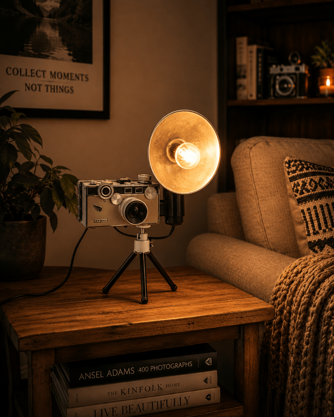 LightAndTimeArt Camera Lamp Vintage Desk Lamp, Task Lamp, Black/Green Argus C3 Camera