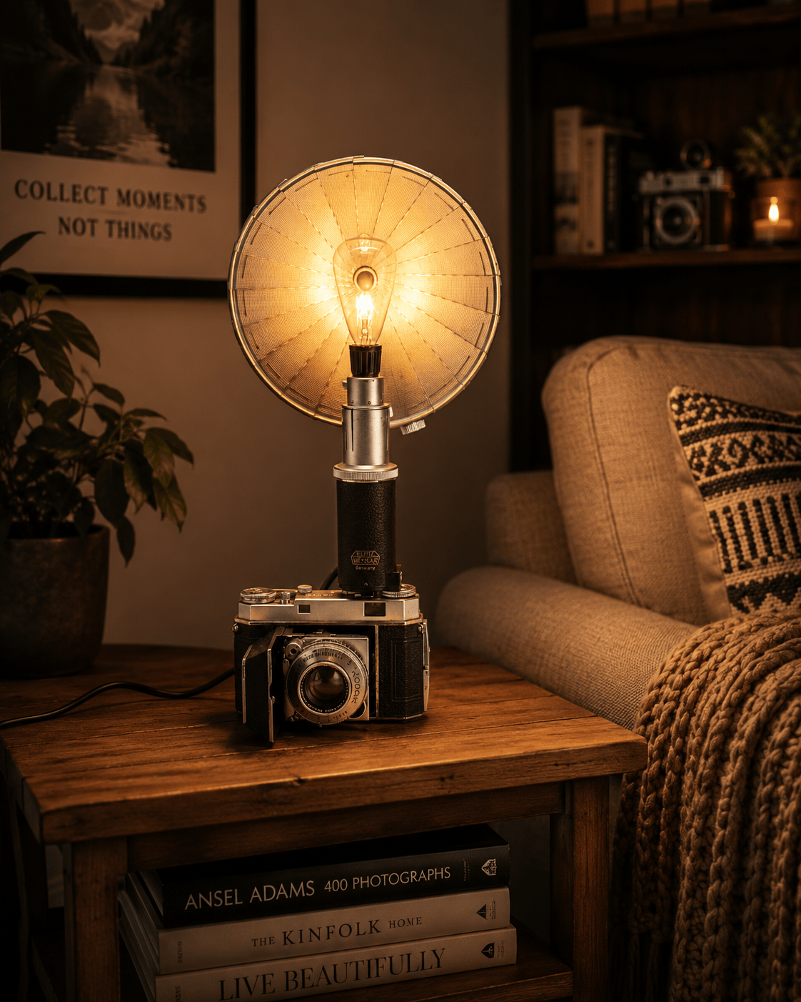 LightAndTimeArt Camera Lamp Vintage Distinctive Table/Desk Lamp  - Kodak Retina IIa Camera - Photographer gift - Vintage Lover gift - retro design fan