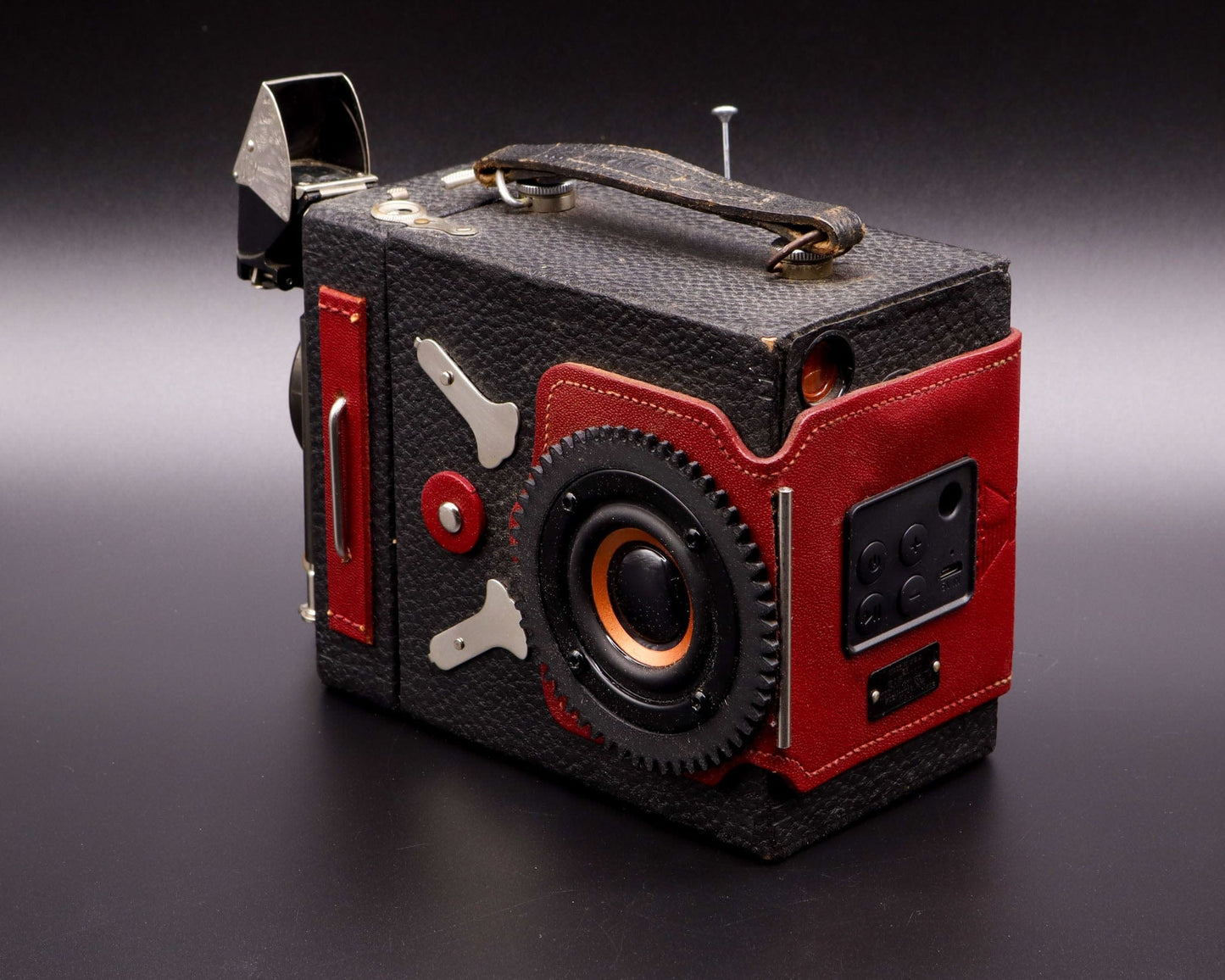 LightAndTimeArt Steampunk Speaker "The Red Baron VI" Steampunk Bluetooth Speaker, Gifts for Geeks, Electronic Audio gadget, signed & numbered artwork