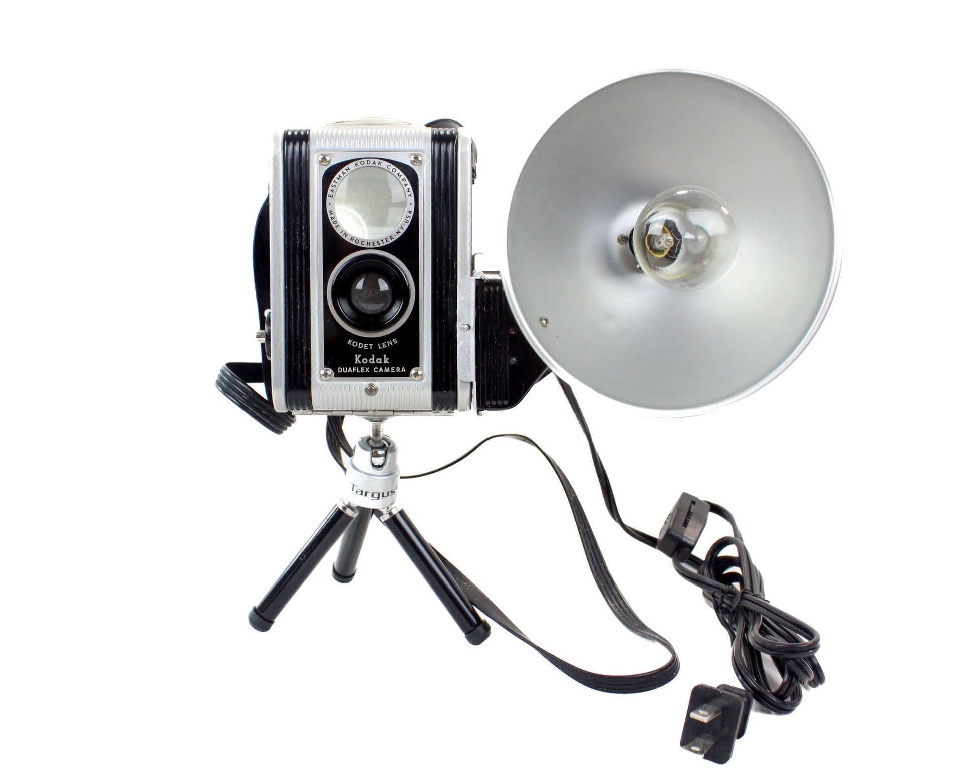 LightAndTimeArt Camera Lamp LED Desk Lamp - Black Kodak Duaflex Vintage Camera on mini tripod, Photographer and Vintage Lover gift