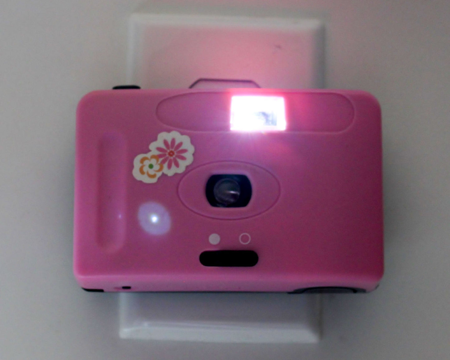 LightAndTimeArt Nightlight Pink Camera LED Nightlight, 70' Lamp