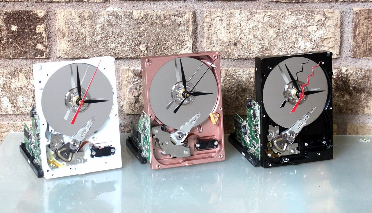 LightAndTimeArt Harddrive Clock Upcycled White & Silver Hard Drive Clock - Modern Desk Clock - Gift for geeks, nerds, office, gift for IT - steampunk, industrial design