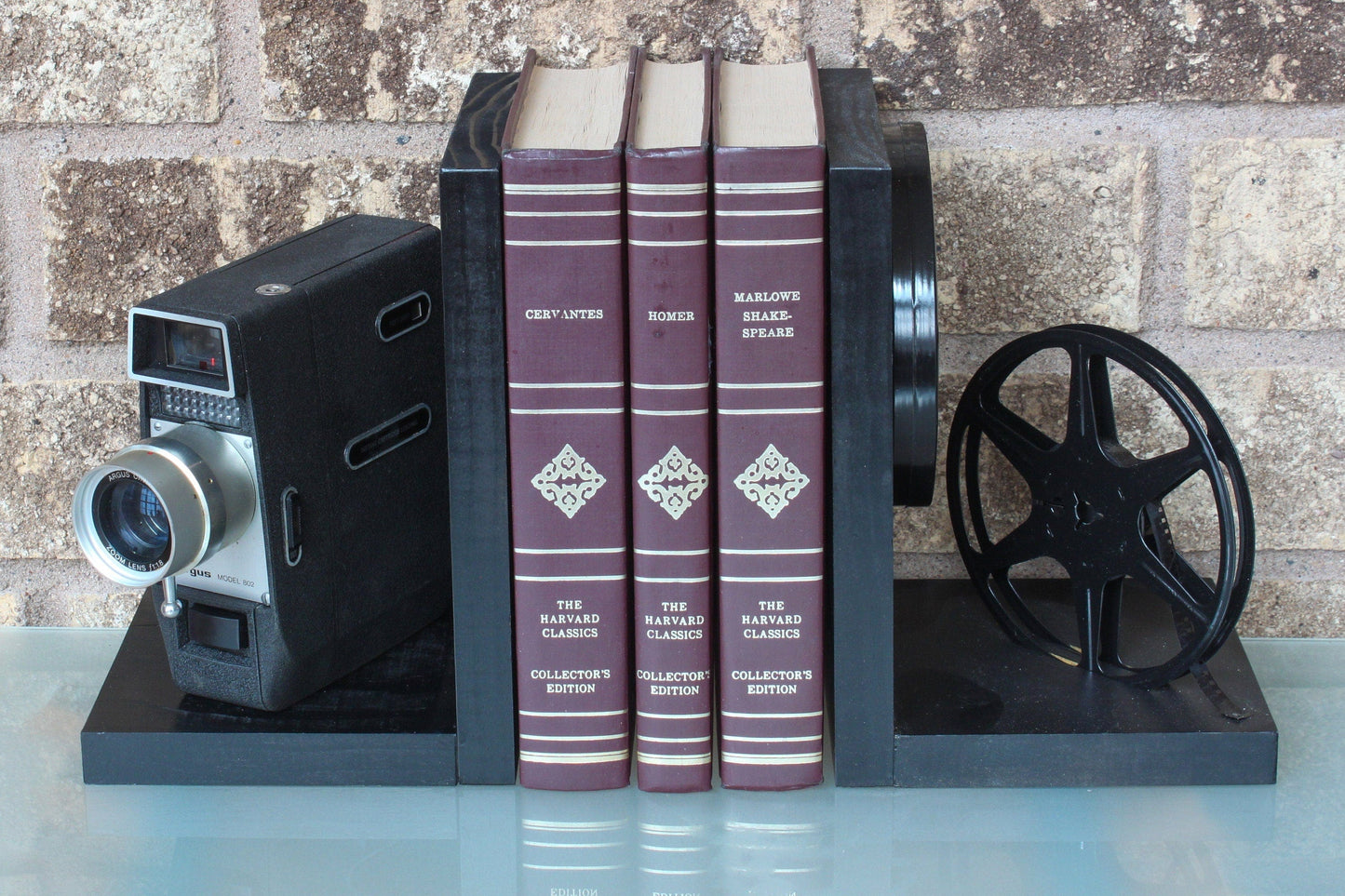 LightAndTimeArt Bookends Vintage Camera Bookends - DVD Holder - Argus Model 802 - Movie Theater Décor - Movie Maker Gift - Git for Actor and Actress