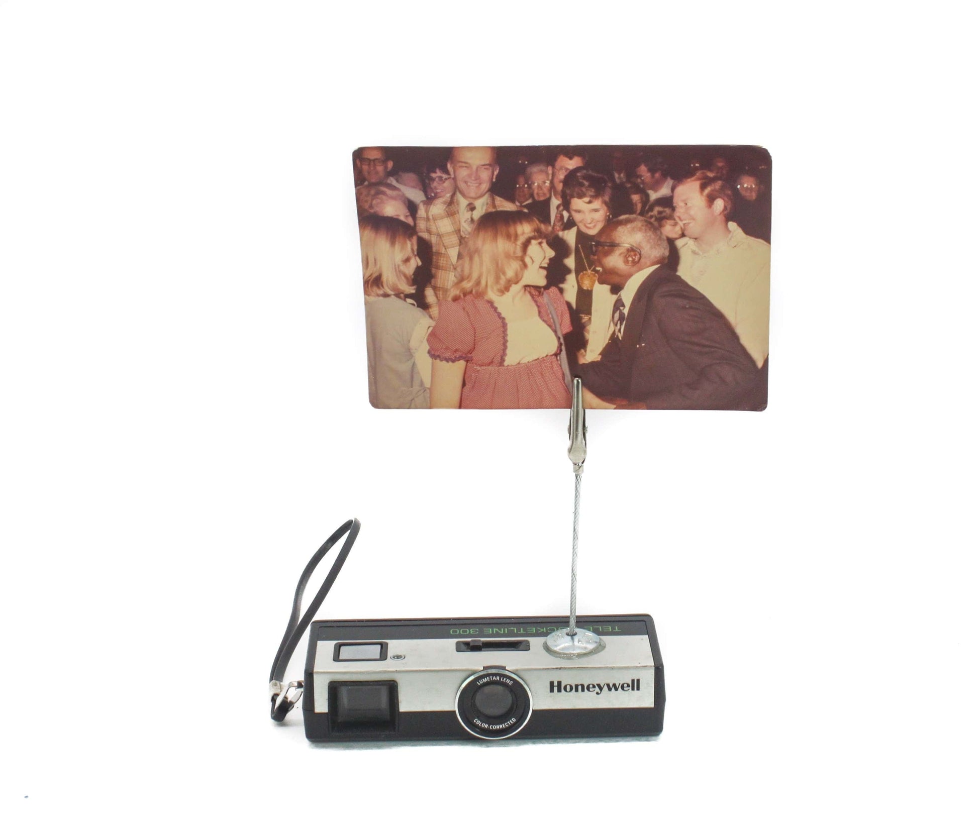 LightAndTimeArt Photo Holder Vintage Camera Photo Holder - Honeywell Pocket 300 Camera