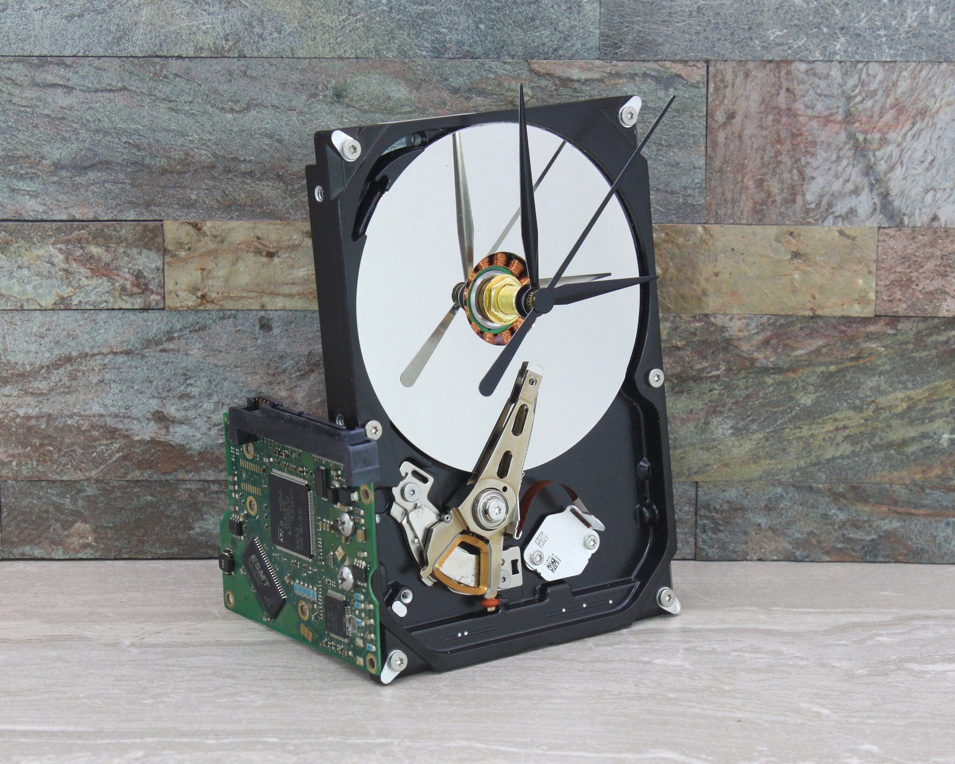 LightAndTimeArt Harddrive Clock Upcycled Slim Black & Silver Hard Drive Clock - Modern Desk Clock - Gift for geeks, nerds, office, IT, new job gift, industrial design
