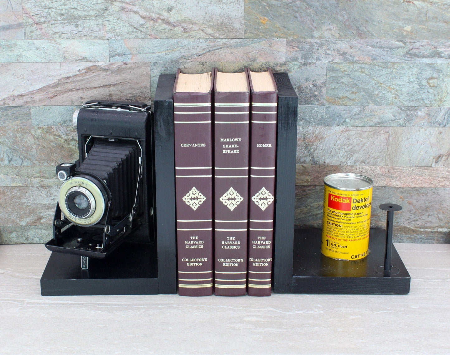 LightAndTimeArt Bookends Antique Decorative Movie Camera Bookends, Kodak Vigilant Six-20, DVD Holder, Home Theater & Movie Room Decor, Movie Maker Gift