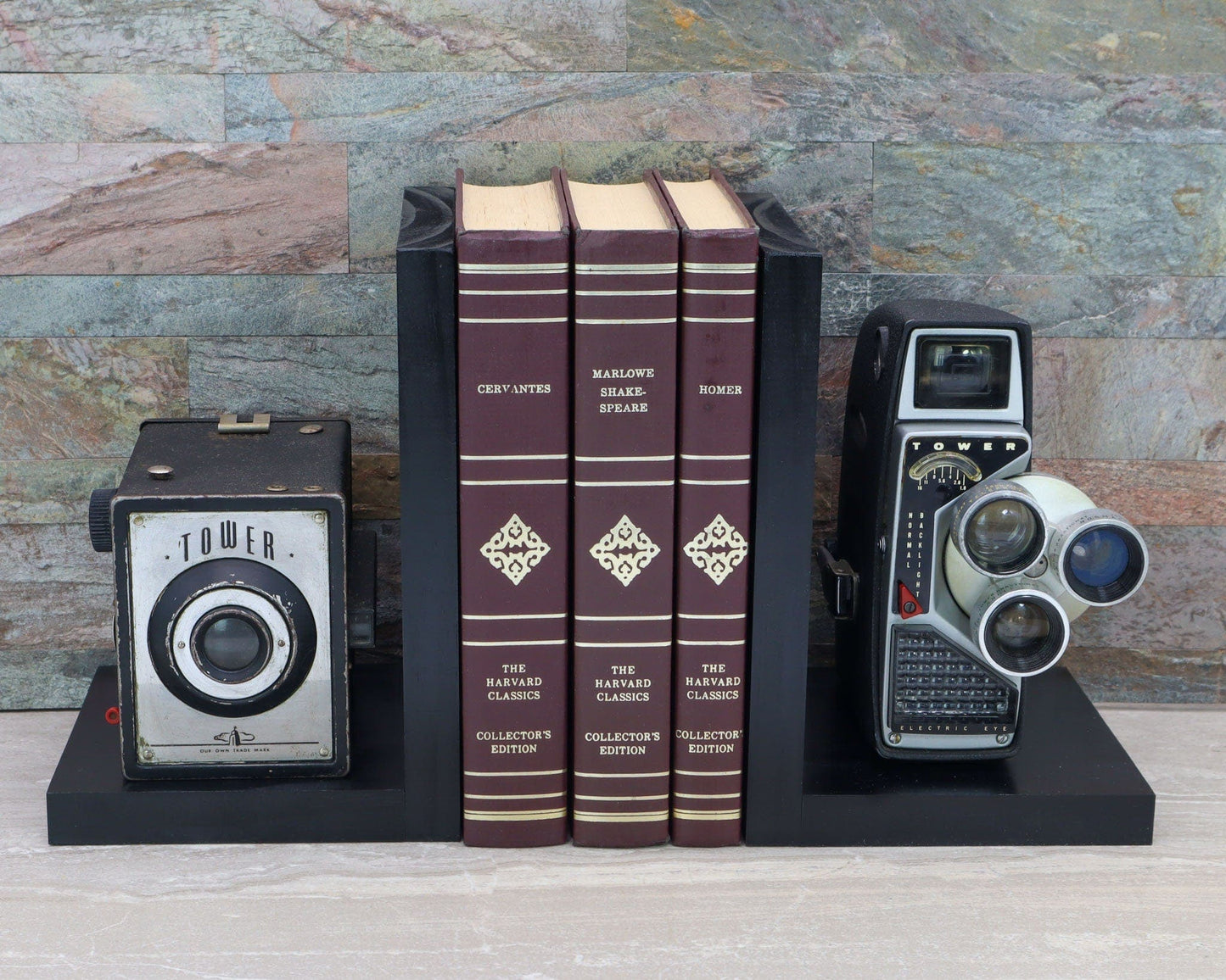 LightAndTimeArt Bookends Vintage Tower Camera Bookends - DVD Holder - Movie Theater Décor - Movie Maker gift - Actor gift - Actress gift - Movie Room decor
