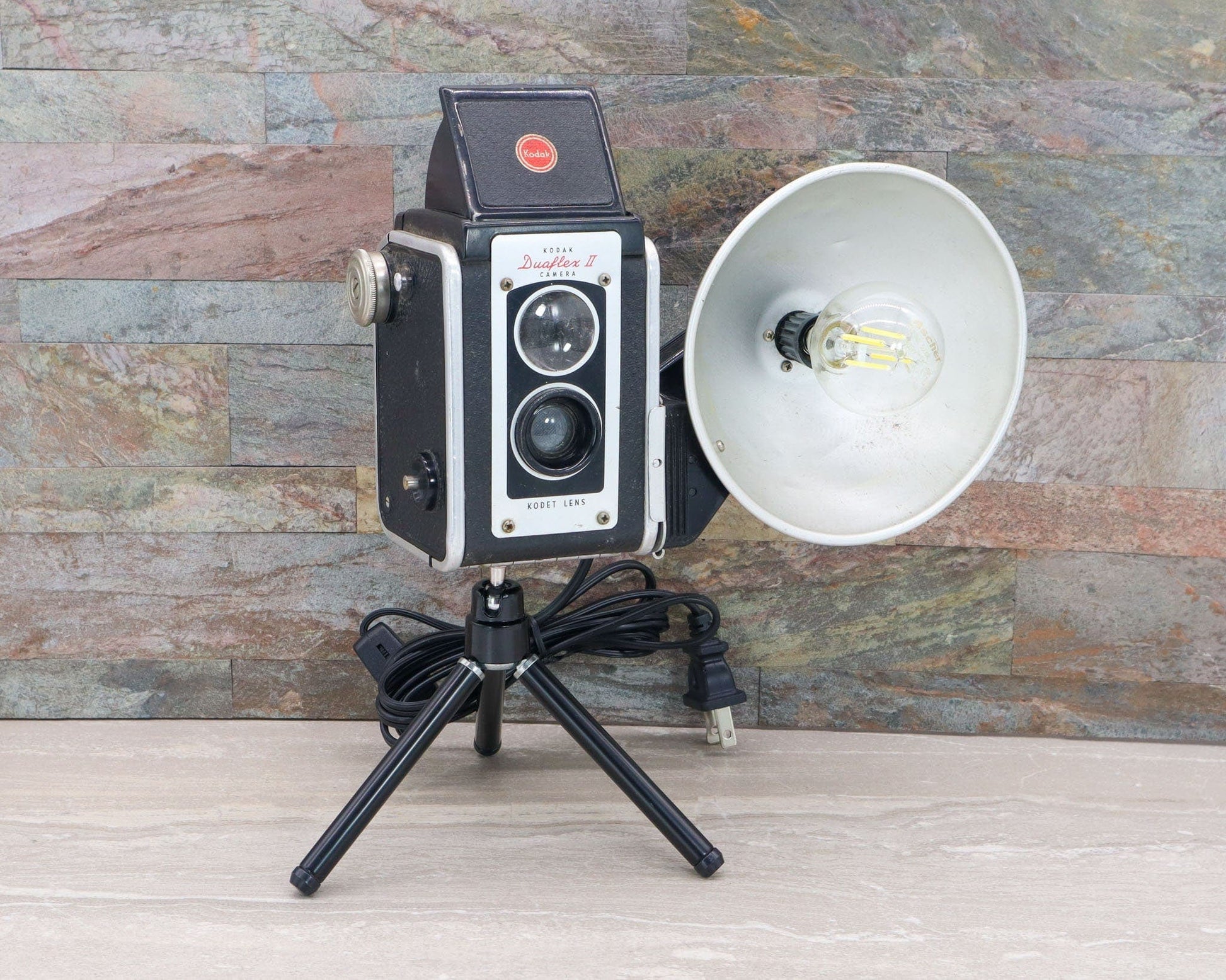 LightAndTimeArt Reading Lamp - Kodak Duaflex II Vintage Camera on mini tripod