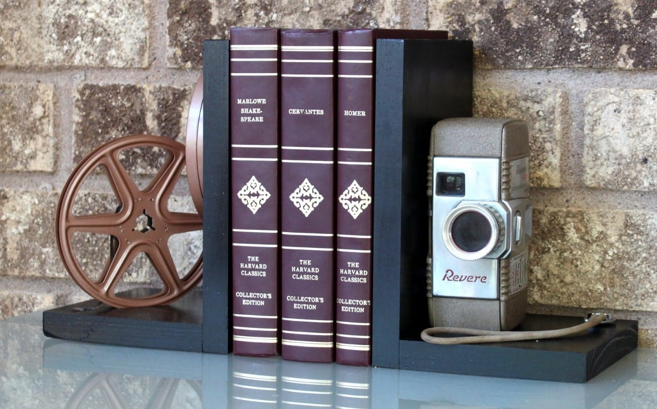 LightAndTimeArt Bookends Vintage Movie Camera Bookends - DVD Holder - Revere 8 Model 50 - Movie Theater Décor - gift for movie maker actor actress